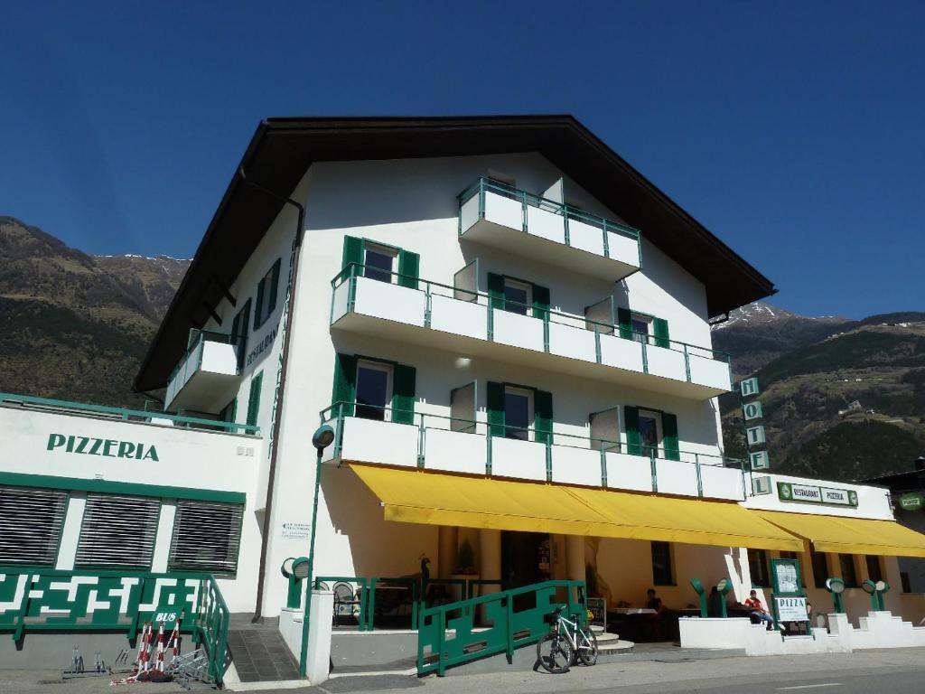 Hotel-Restaurant-Pizzeria Goldrainerhof Экстерьер фото