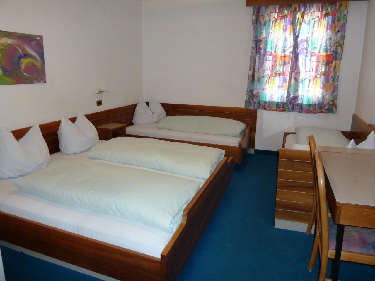 Hotel-Restaurant-Pizzeria Goldrainerhof Экстерьер фото